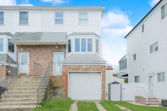 110 Lewiston St, Staten Island, NY 10314