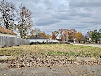 1561 Glenview Ave, Memphis, TN 38106