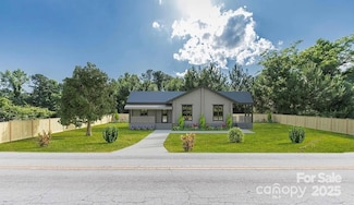 000 Hannah Ct, Piney Green, NC 28544