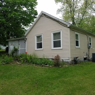 201 N State St, Franklin Grove, IL 61031