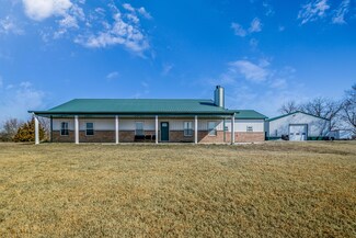 10487 N Evert School Rd, Harrisburg, MO 65256