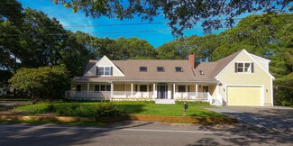 454 Old Town Rd, Hyannis, MA 02601
