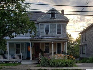 37 Worth Ave, Hudson, NY 12534