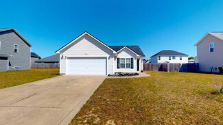2124 Saint Nicholas Dr, Hope Mills, NC 28348