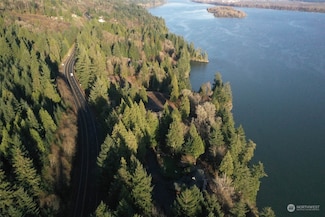 10 Edge Water Dr, Cathlamet, WA 98612