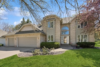 1284 W Royal Oaks Dr, Saint Paul, MN 55126