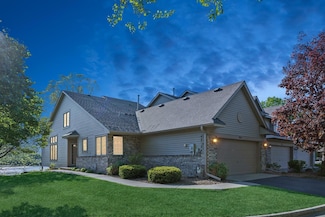 3662 Pond View Point, Saint Paul, MN 55122