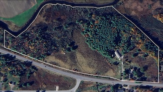 210 Augusta Rd, Topsham, ME 04086