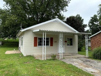 1105 S 39th St, Saint Joseph, MO 64507