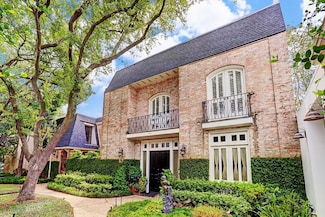 34 River Hollow Ln, Houston, TX 77027
