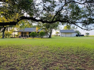 702 Pleasant Grove Rd, Elgin, TX 78621