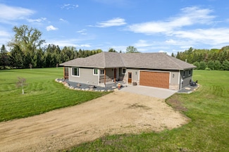 1388 Hilltop Dr, Houlton, WI 54082