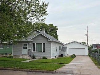 1414 W 6th St, Grand Island, NE 68801