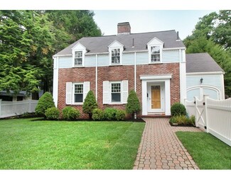 12 Solon St, Newton Highlands, MA 02461