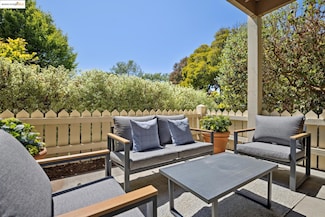 149 Shoreline Ct, Richmond, CA 94804
