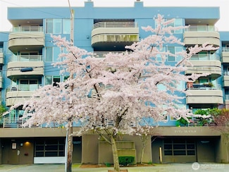2145 Dexter Ave N Unit 201, Seattle, WA 98109