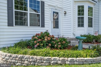 35505 Hudson St, Round Hill, VA 20141