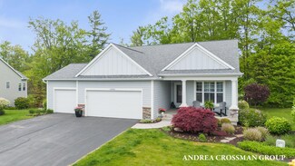 12694 Retreat Dr, Grand Haven, MI 49417
