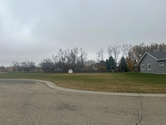 303 Mueller Dr, Hendricks, MN 56136