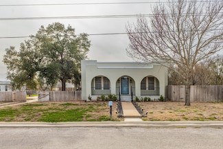 845 N Jackson St, La Grange, TX 78945