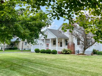 180 S Locust St, Clifton, IL 60927
