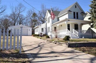 50 Williams St, Williams Bay, WI 53191
