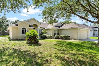 2414 E Moonlight Ln, Eustis, FL 32726
