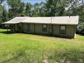 636 County Road 1165, Center, TX 75935