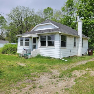 1614 Mooreville Rd, Milan, MI 48160