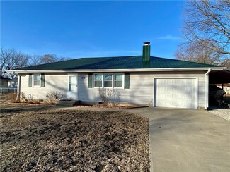 426 W South St, Parker, KS 66072