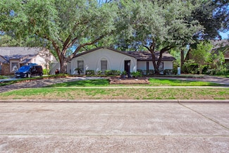1110 Cheshire Ln, Houston, TX 77018