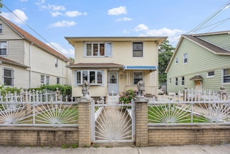 117-27 164th St, Jamaica, NY 11434