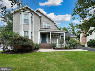 2231 Casemont Dr, Falls Church, VA 22046