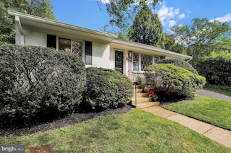 9235 E Parkhill Dr, Bethesda, MD 20814