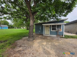 702 San Antonio Ave Unit 4, Seguin, TX 78155