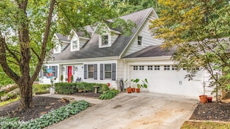 705 Villa Crest Dr, Knoxville, TN 37923