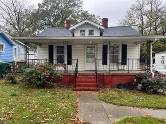 526 Ridgecrest Dr, High Point, NC 27262