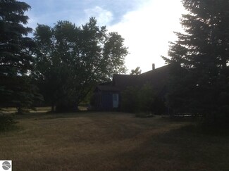 4350 S Cornwell Ave, Clare, MI 48617