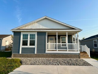 1283 E Ellis Rd Unit 23, Norton Shores, MI 49441