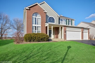 2040 Holt Ln, South Elgin, IL 60177