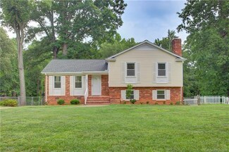 6631 Somersworth Dr, Charlotte, NC 28215