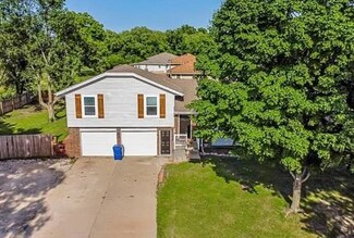 83 Spruce St, Garden City, MO 64747