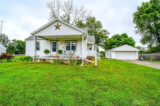 3890 Angus Ln, Moraine, OH 45439