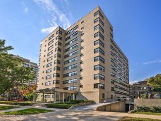 4200 N Marine Dr Unit 802, Chicago, IL 60613