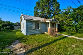 405 Grant St, Laurinburg, NC 28352