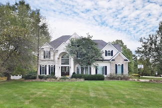 9149 Turfway Bend Dr, Powell, OH 43065