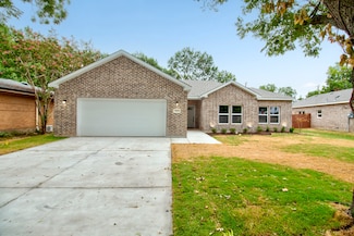 1015 Holiday Dr, Sherman, TX 75090