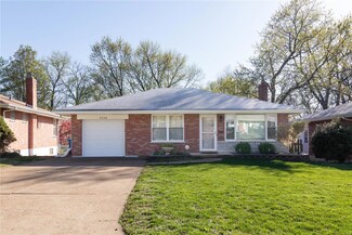 3728 Park Crest Dr, Saint Louis, MO 63125