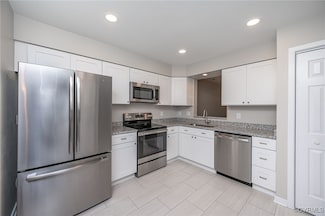 2750 Old Point Dr, Henrico, VA 23233