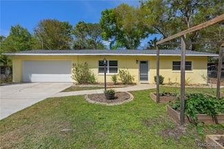 8467 W Doe Ln, Homosassa, FL 34448